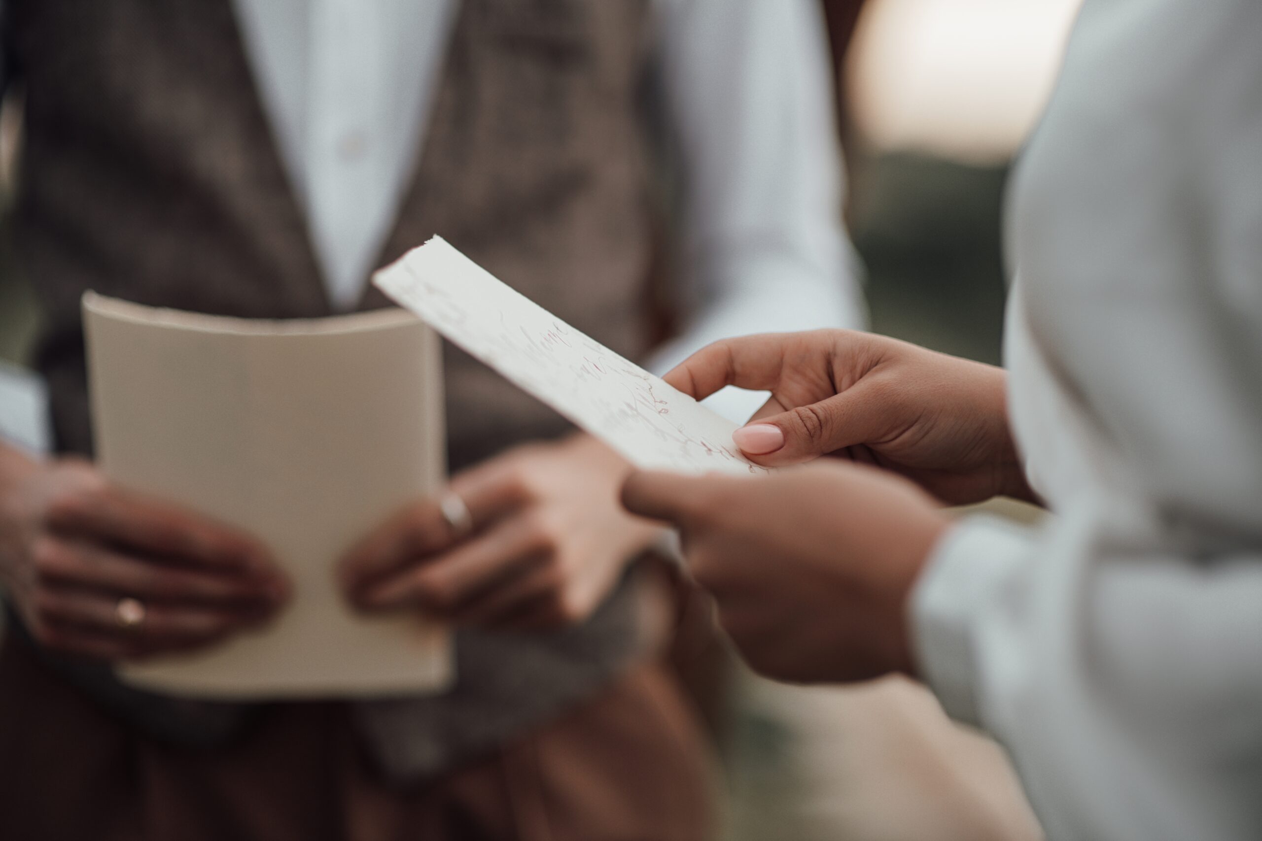 candid-authentic-happy-passionate-couple-in-casual-2026-01-05-23-34-13-utc